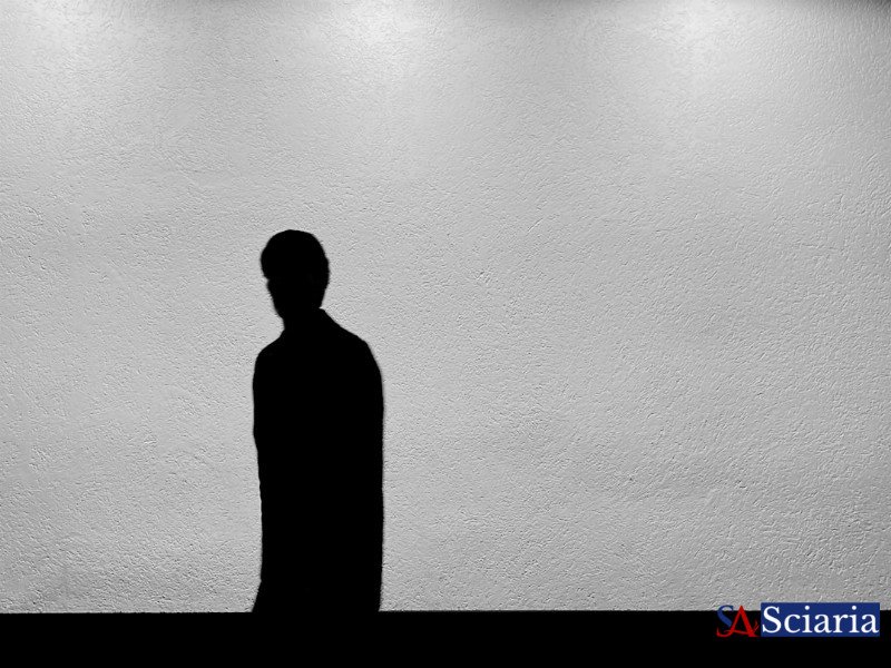 The Unspoken Script: Mastering the Power of Pause in Theater